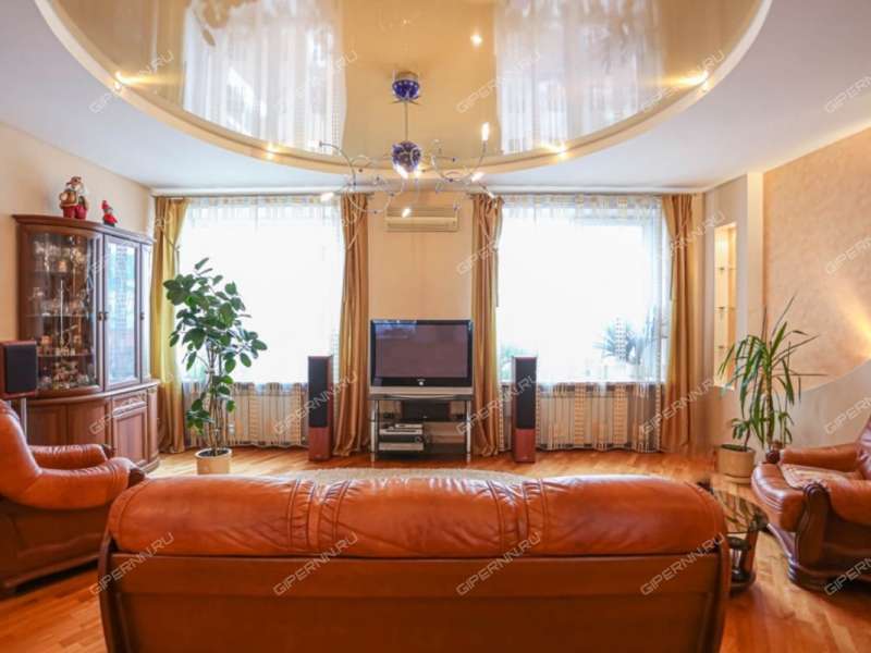 трёхкомнатная квартира на Большой Покровской улице дом 20б