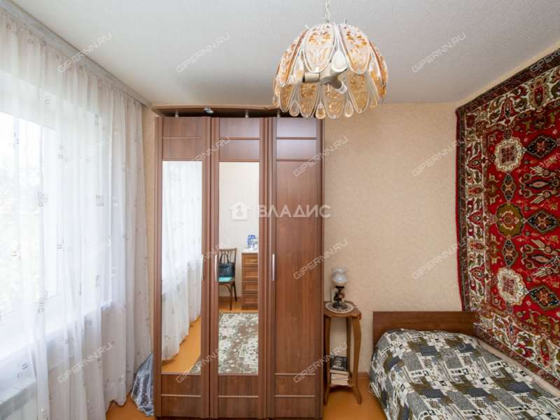 трёхкомнатная квартира на улице Островского дом 1