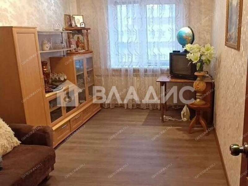 трёхкомнатная квартира на улице Родионова дом 180