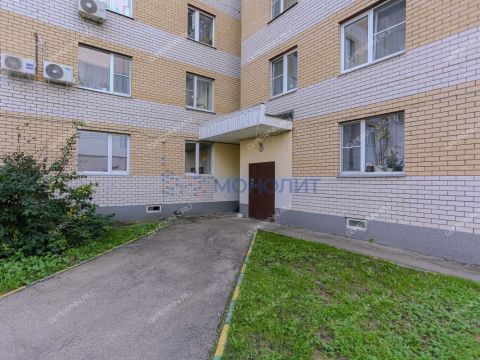 1-komnatnaya-ul-vyatskaya-d-7 фото
