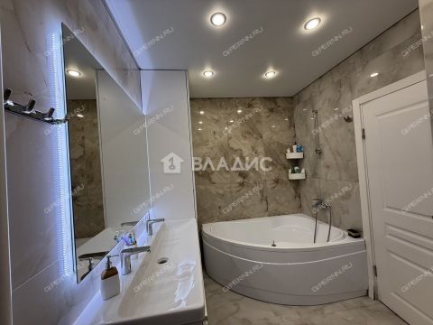 4-komnatnaya-pl-sennaya-d-1 фото