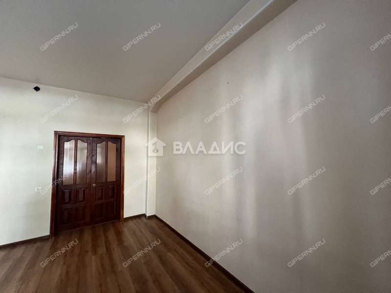 трёхкомнатная квартира на улице 50-летия Победы дом 6/2