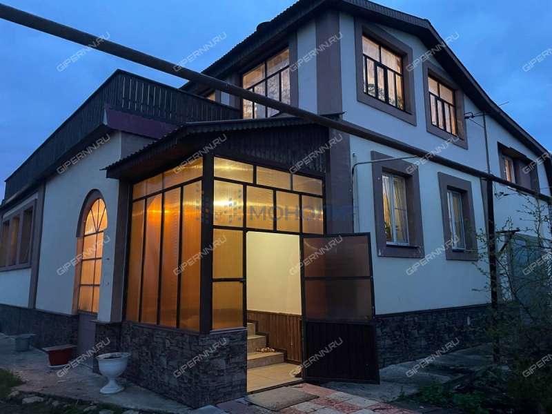 дом на улице Мира село Красное