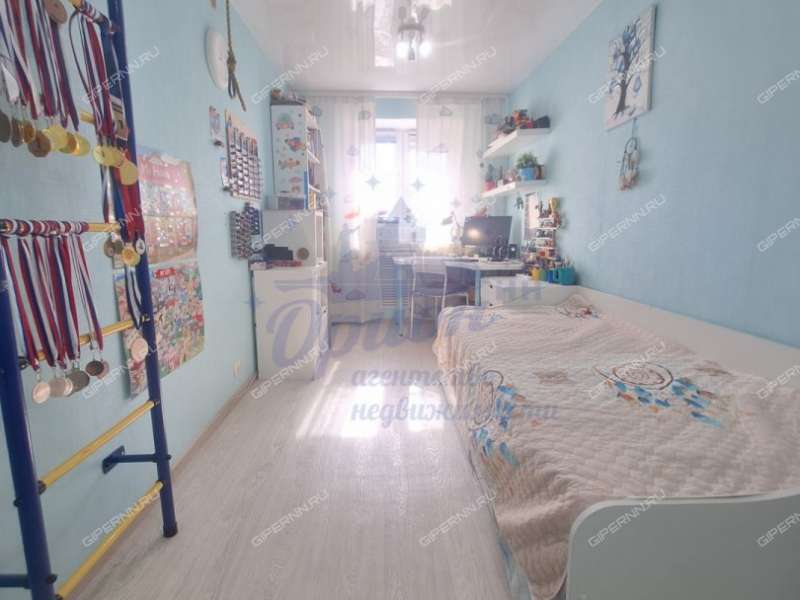 трёхкомнатная квартира на улице Заломова дом 4