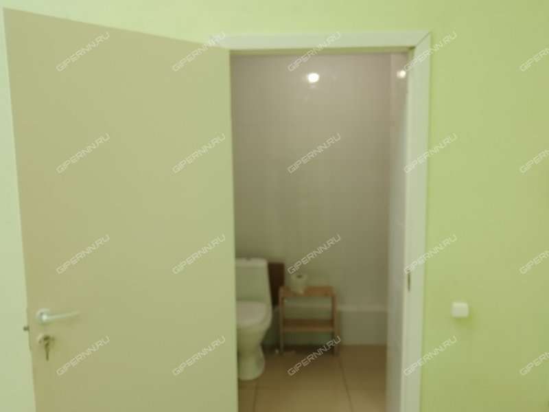 помещение под торговую площадь на Бурнаковский проезд, д.1