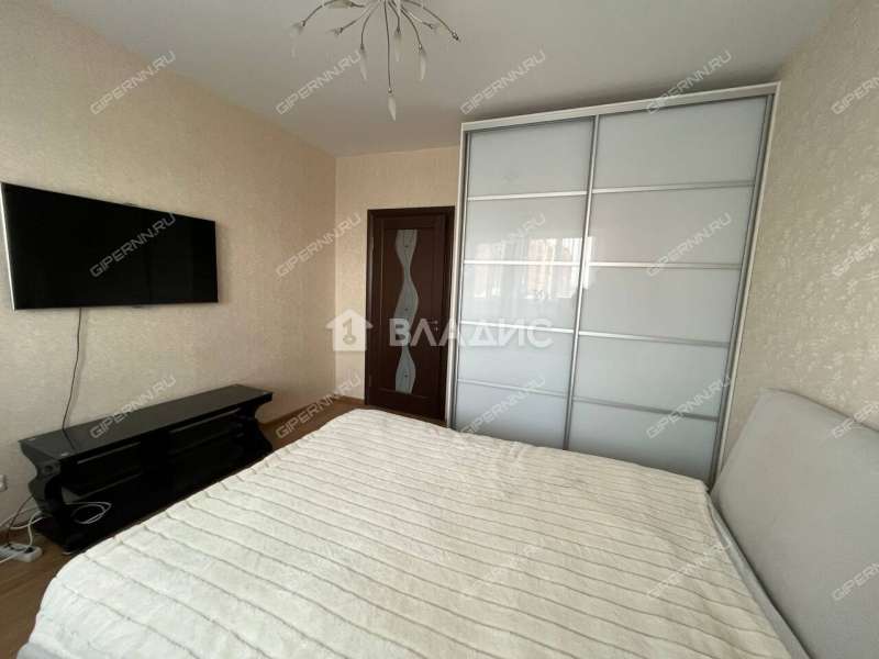 трёхкомнатная квартира на Красноуральской улице дом 3А