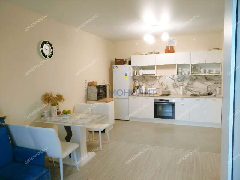 двухкомнатная квартира на улице Александра Хохлова дом 7