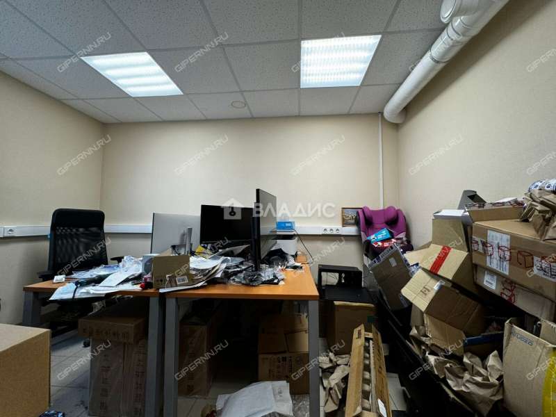 здание под офис, торговую площадь на Борской улице