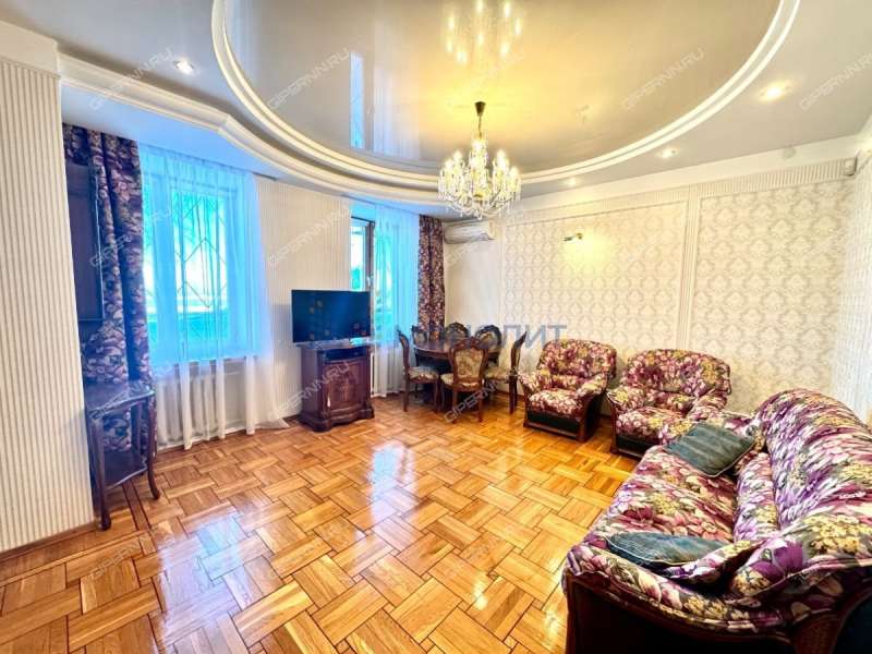 трёхкомнатная квартира на Верхне-Волжской набережной дом 17