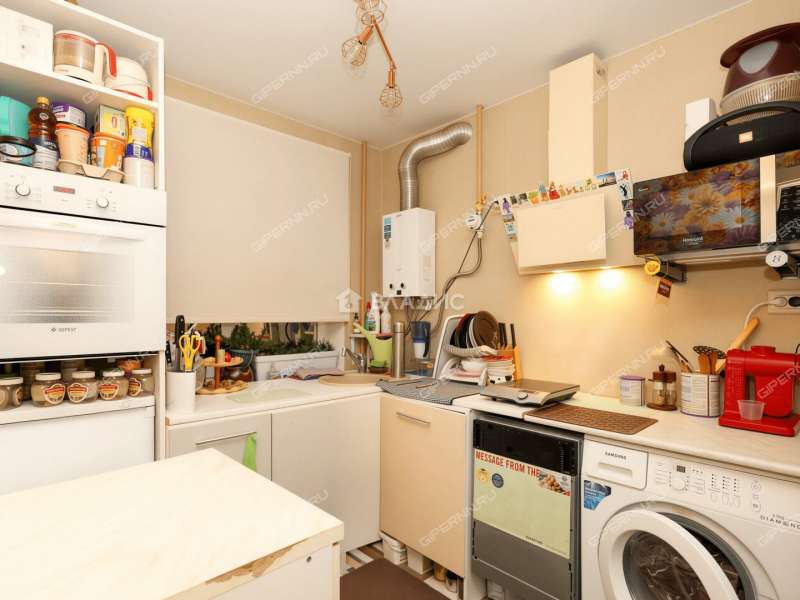 четырёхкомнатная квартира на Артельной улице дом 10А