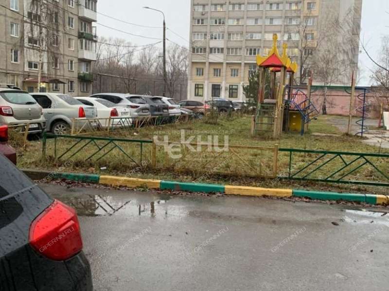 трёхкомнатная квартира на улице Красных Зорь дом 23