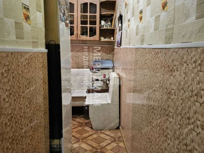 трёхкомнатная квартира на Октябрьской улице дом 11 город Бор