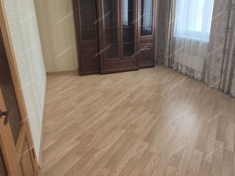 четырёхкомнатная квартира на Керченской улице дом 22