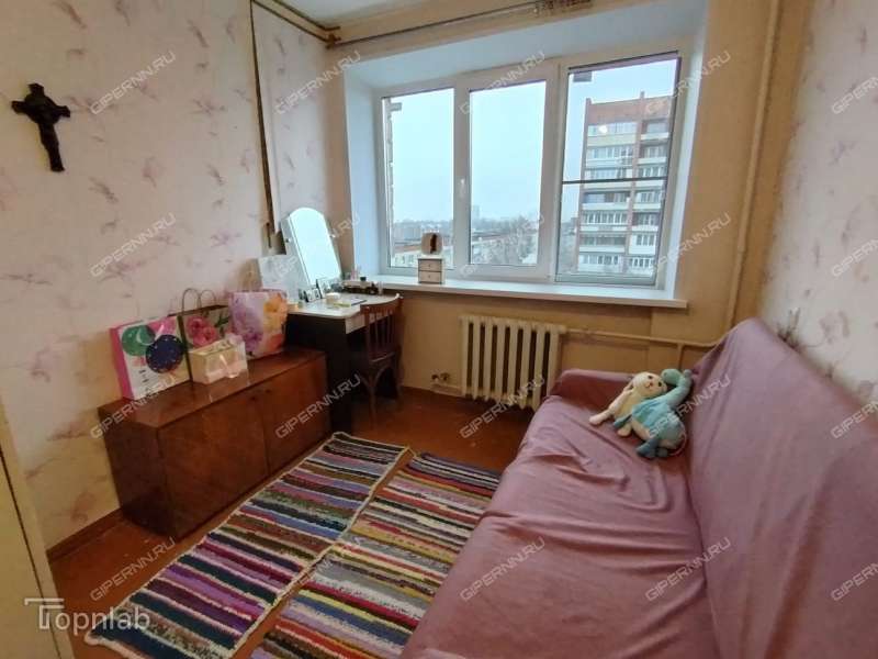 четырёхкомнатная квартира в 2-м микрорайоне дом 3 город Кстово