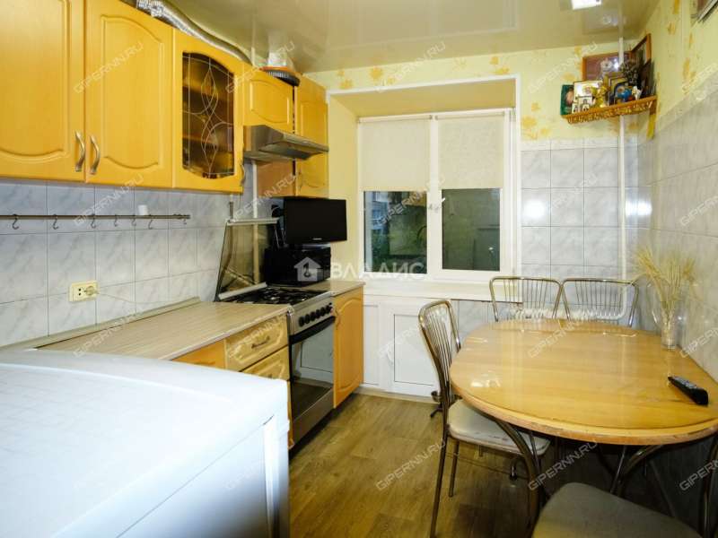 трёхкомнатная квартира на улице Строкина дом 15