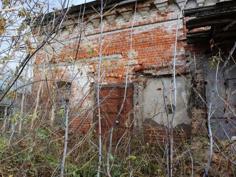 здание под торговую площадь на ул.Советская село Курмыш