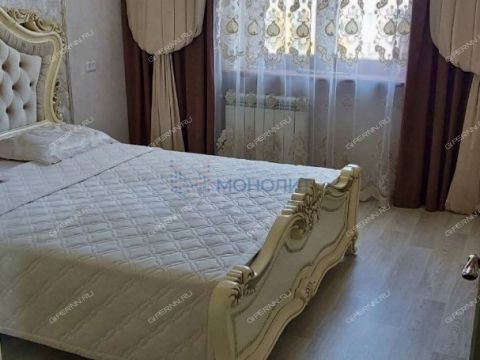 3-komnatnaya-ul-verhnepecherskaya-d-8 фото