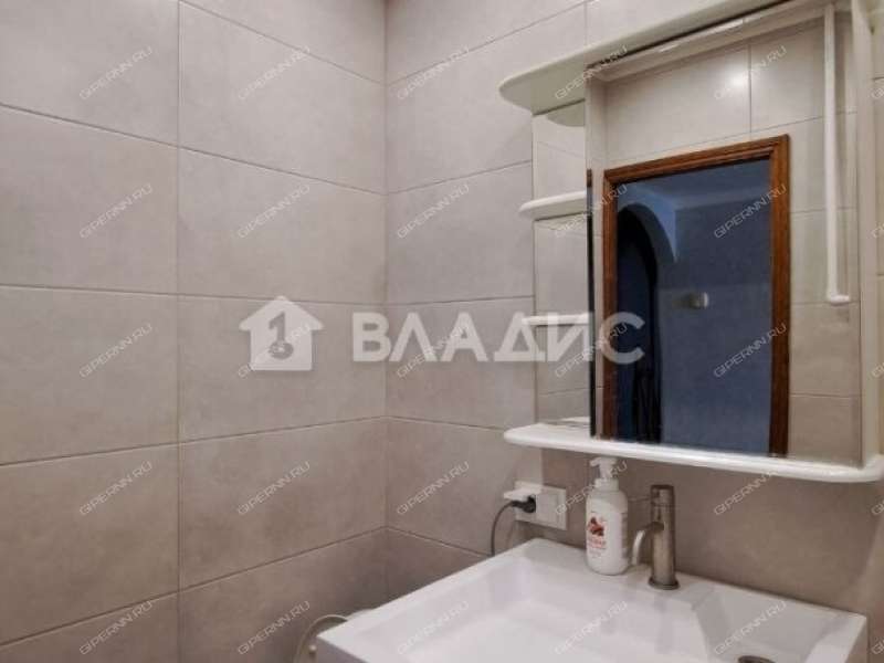 трёхкомнатная квартира на улице имени Генерала Ивлиева дом 20