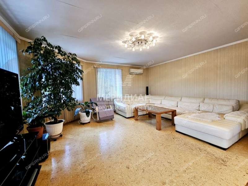 трёхкомнатная квартира на улице Ленина дом 161/2 город Бор