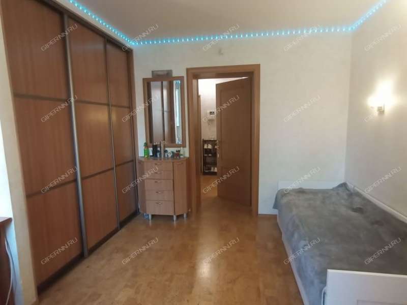 трёхкомнатная квартира на улице Максима Горького дом 232