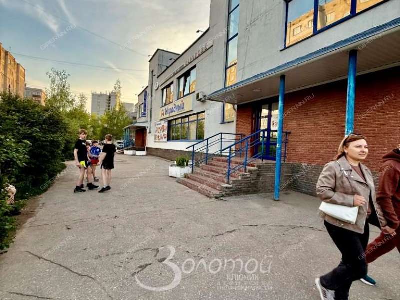 трёхкомнатная квартира на Космической улице дом 52