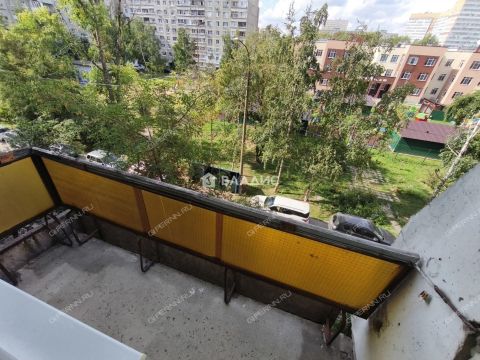2-komnatnaya-ul-sergeya-esenina-d-31 фото