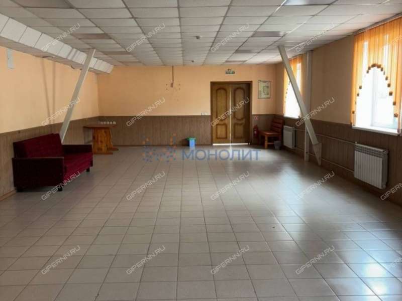 имущественный комплекс под офис, недвижимость под автобизнес на Магистральной улице село Запрудное