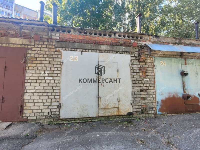 гараж на улице Максима Горького