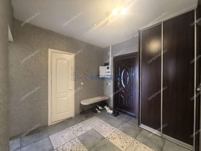 трёхкомнатная квартира на улице Родионова дом 165 к2