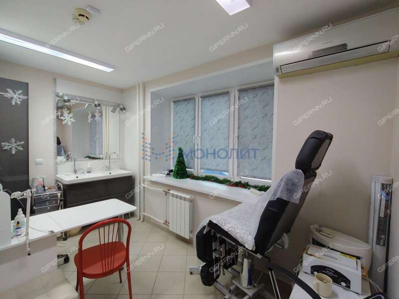 помещение под помещение свободного назначения на улице Мирошникова