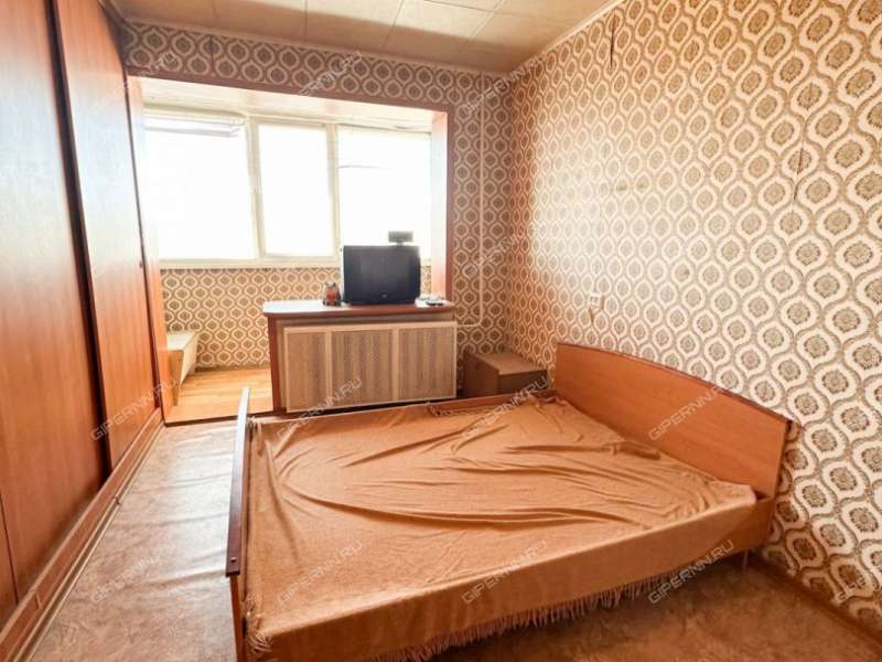 трёхкомнатная квартира в 2-м микрорайоне дом 30 город Бор