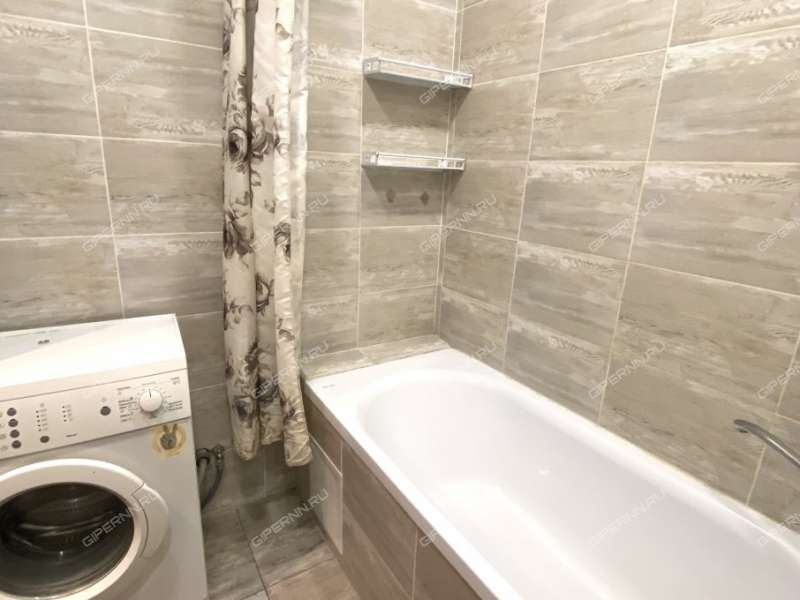 трёхкомнатная квартира на Студенческой улице дом 12