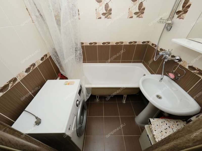 трёхкомнатная квартира на улице Адмирала Макарова дом 12