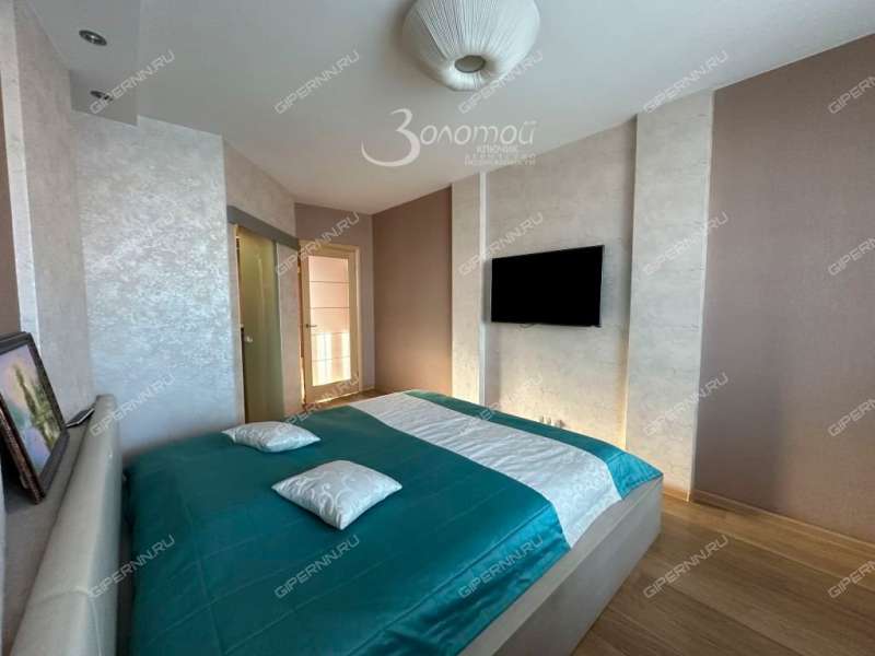 четырёхкомнатная квартира на улице Юлиуса Фучика дом 7