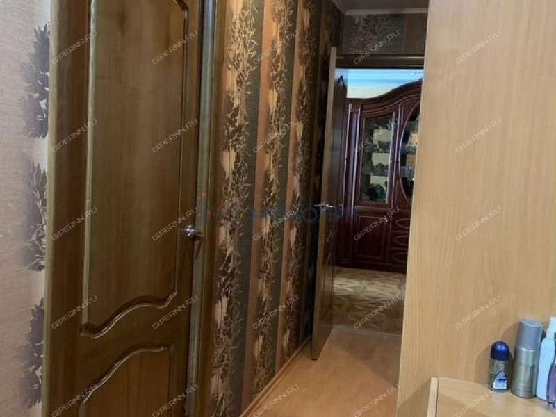 трёхкомнатная квартира на улице Панфиловцев дом 9