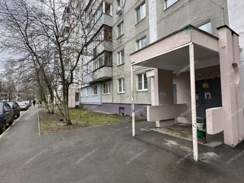 3-komnatnaya-ul-strokina-d-9 фото