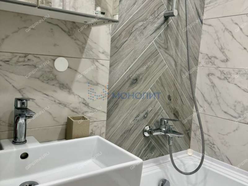 четырёхкомнатная квартира на улице Строкина дом 18