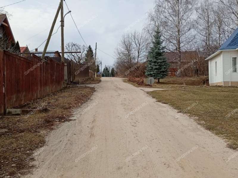 дом на улице Ограда село Татинец