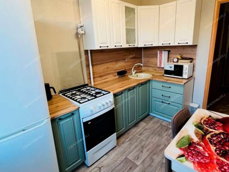 трёхкомнатная квартира на улице Челюскинцев дом 15