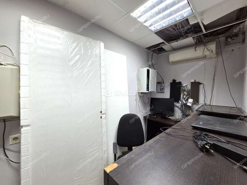 помещение под офис на улице Братьев Игнатовых