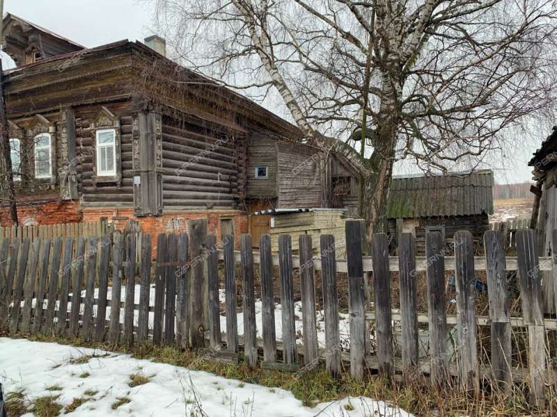 двухкомнатная квартира на  дом 26 село Михайловское