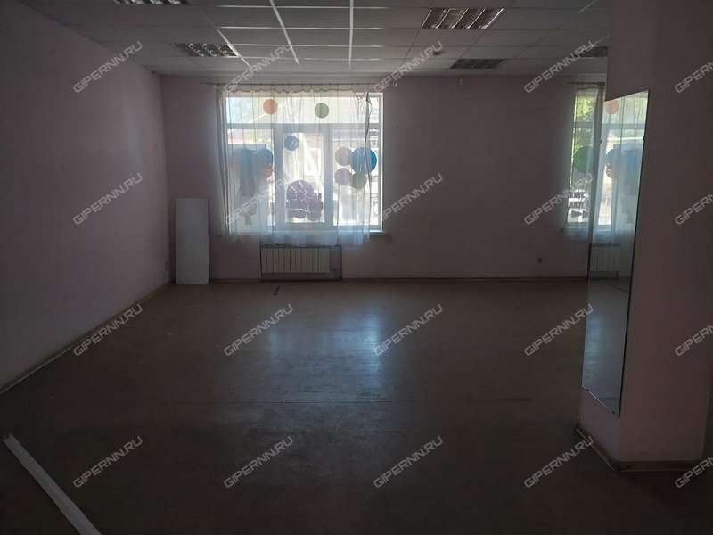 помещение под торговую площадь на улице Долгополова