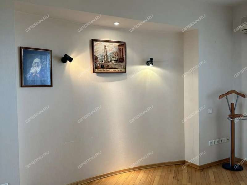 пятикомнатная квартира на Ошарской улице дом 88 к1