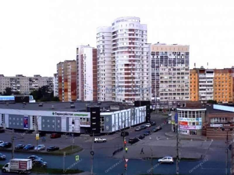 четырёхкомнатная квартира на улице Политбойцов дом 4