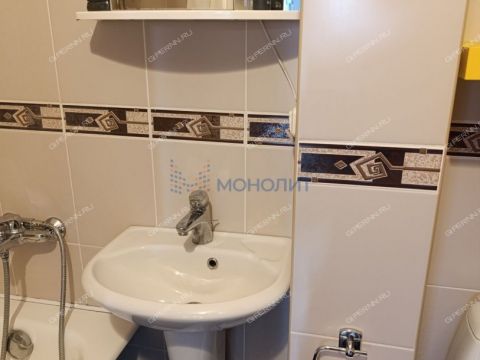 2-komnatnaya-ul-admirala-vasyunina-d-11 фото