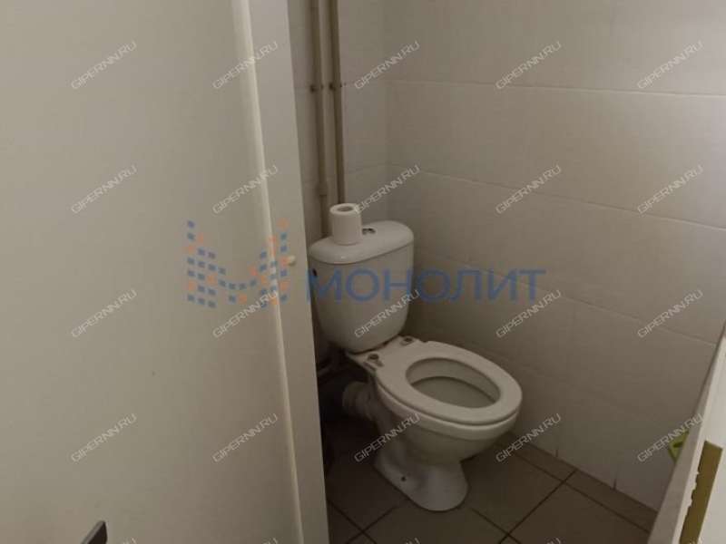 помещение под торговую площадь, производственную площадь на улице Черняховского