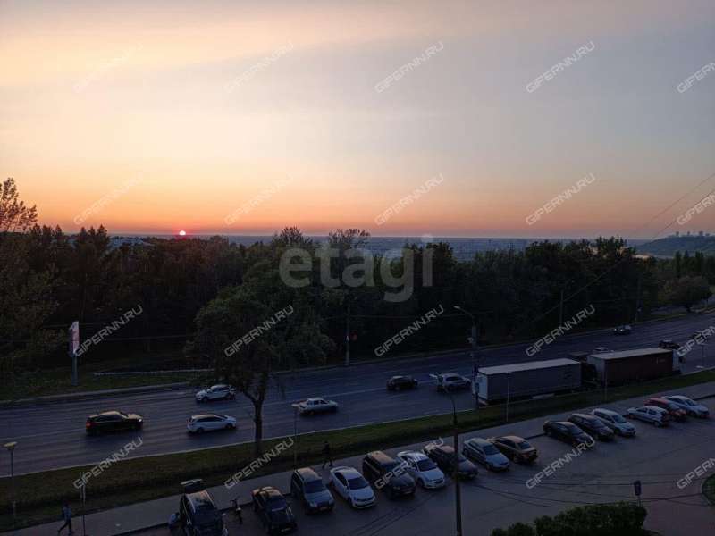 трёхкомнатная квартира на проспекте Гагарина дом 182