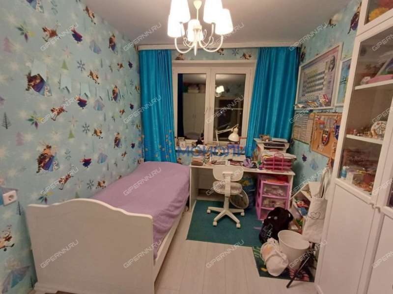 трёхкомнатная квартира на Бурнаковской улице дом 75 к1