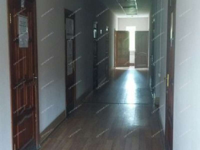 здание под недвижимость под гостиничный бизнес, недвижимость под медицинские учреждения на улице Свердлова город Балахна