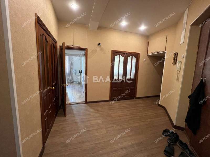 трёхкомнатная квартира на улице 50-летия Победы дом 6/2